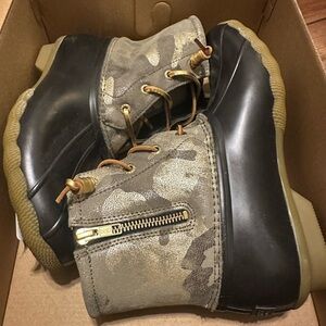 NIB Sperry Metallic Camouflage and Black Winter Boots